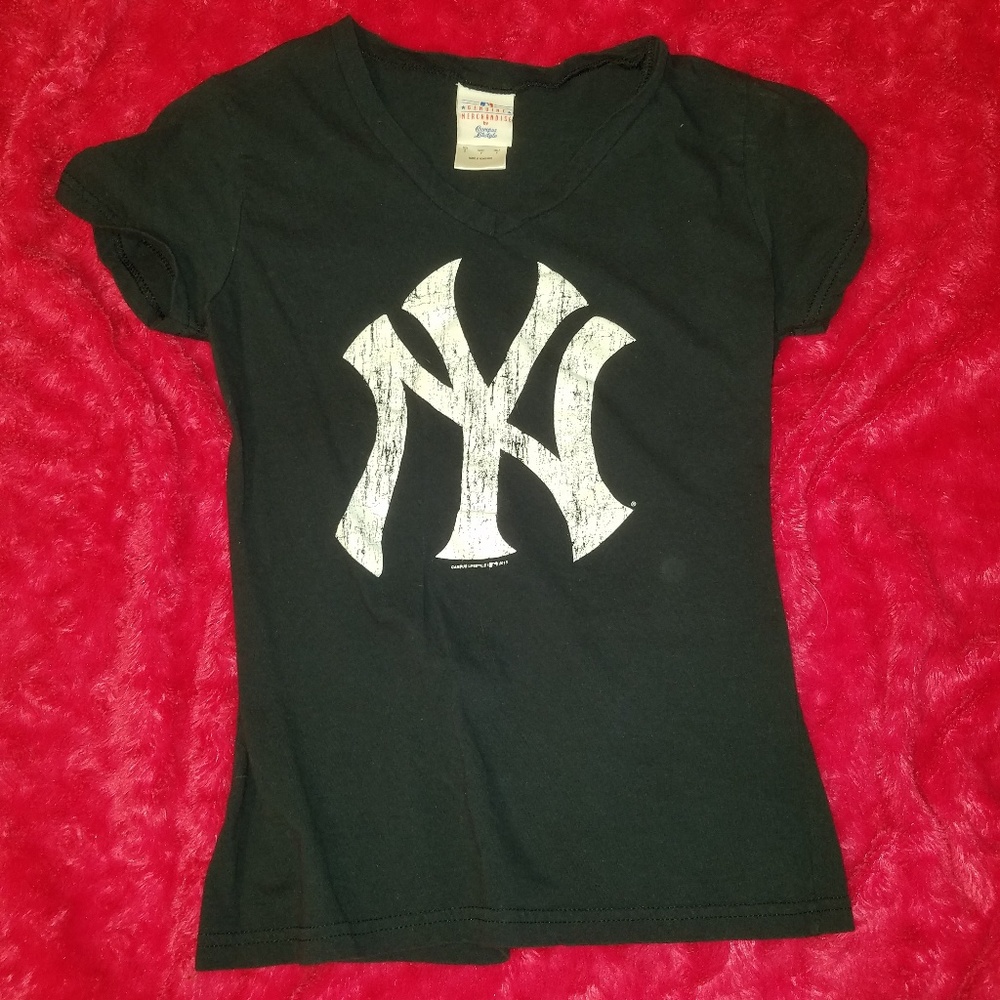 New York Yankees V Neck tshirt
